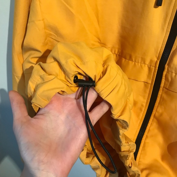 Yellow windbreaker! - Picture 3 of 4